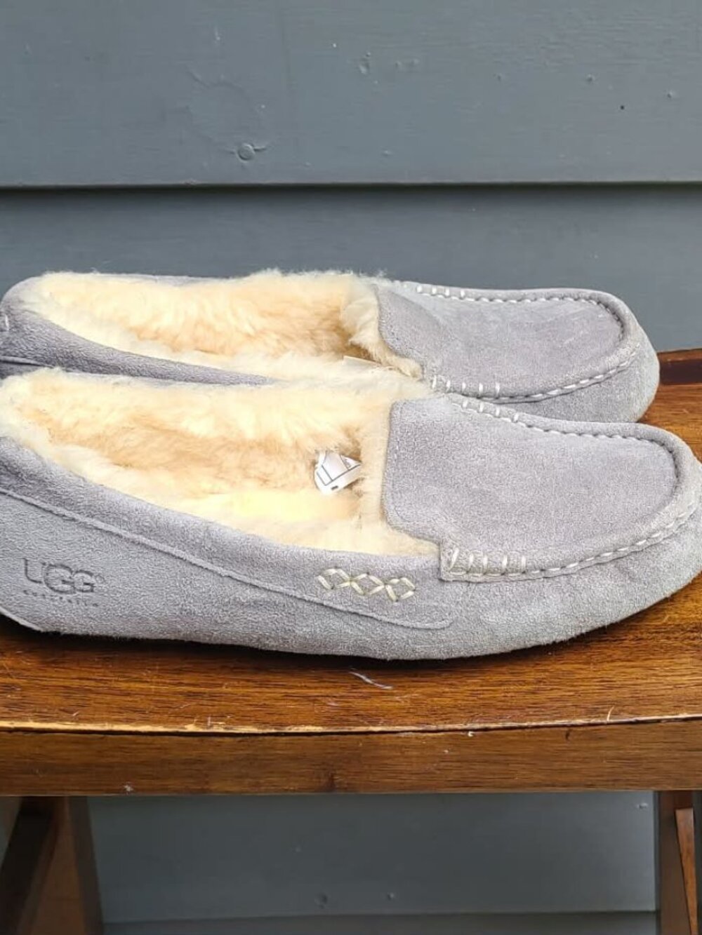 UGG Ansley Light Grey Suede Shearling Slippers size 7 - Picture 12 of 13